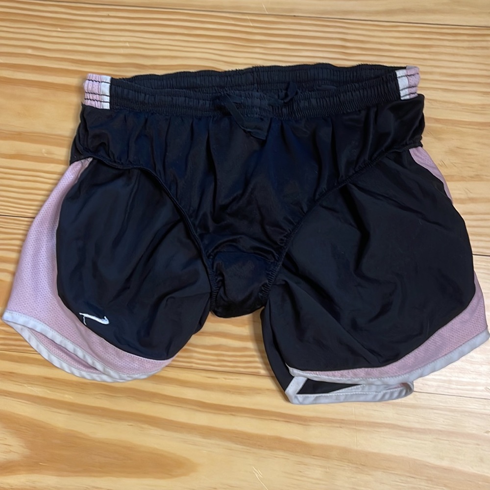 Nike Shorts - Picture 3 of 4
